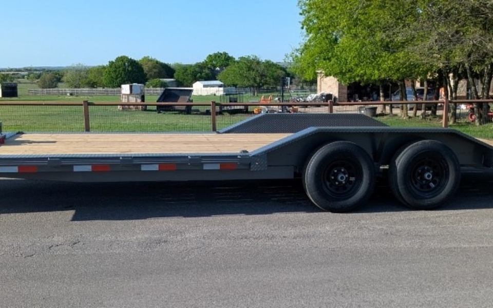 22_trailer_left